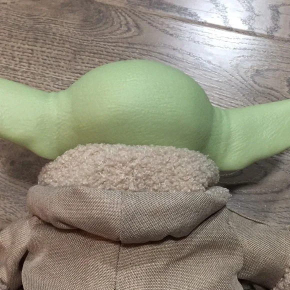 Yoda Mandelorian The Child plush NWOT - Picture 4 of 7